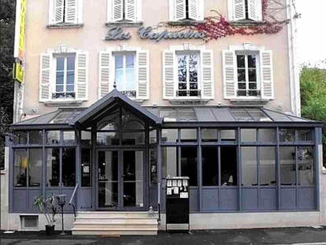 Logis Hotel Restaurant Les Capucins Avallon Exterior photo